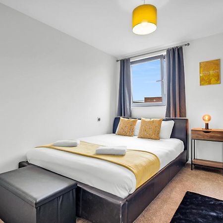Stylish 4Th Floor 2 Bedroom En Suite City Centre Apartment With Parking By Azura Nights Birmingham Luaran gambar