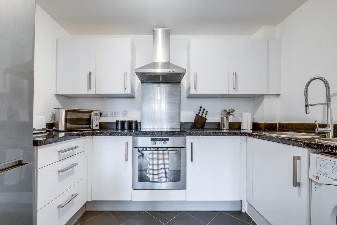 Stylish 4Th Floor 2 Bedroom En Suite City Centre Apartment With Parking By Azura Nights Birmingham Luaran gambar