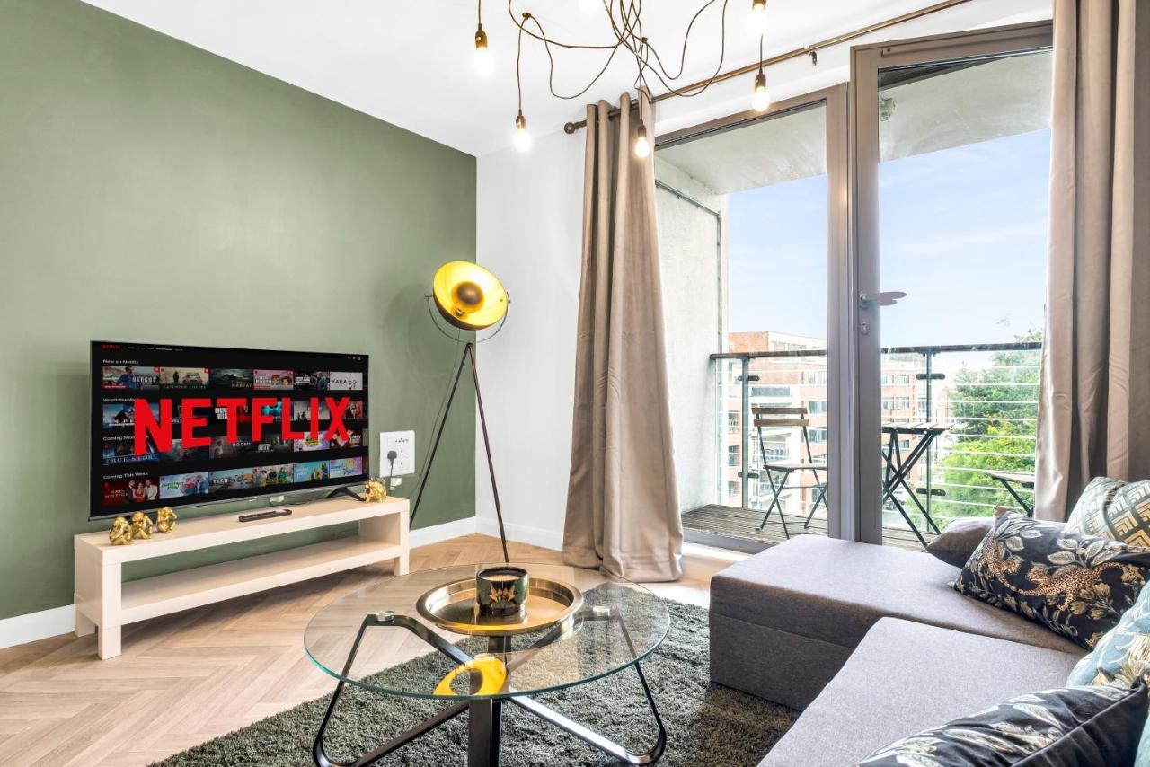 Stylish 4Th Floor 2 Bedroom En Suite City Centre Apartment With Parking By Azura Nights Birmingham Luaran gambar