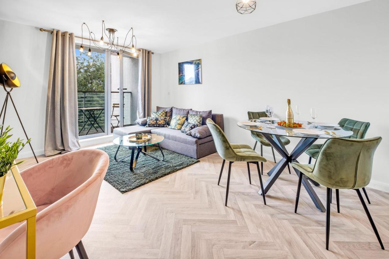 Stylish 4Th Floor 2 Bedroom En Suite City Centre Apartment With Parking By Azura Nights Birmingham Luaran gambar