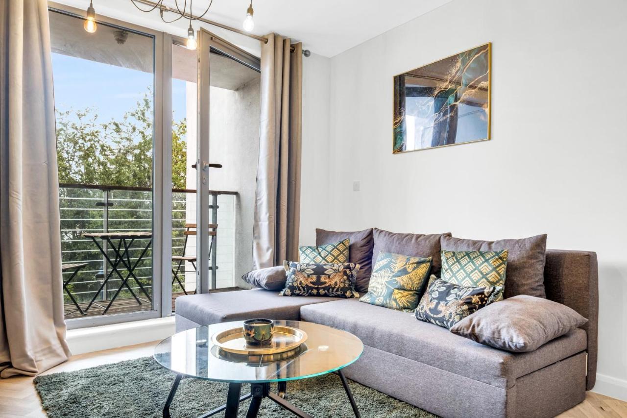 Stylish 4Th Floor 2 Bedroom En Suite City Centre Apartment With Parking By Azura Nights Birmingham Luaran gambar