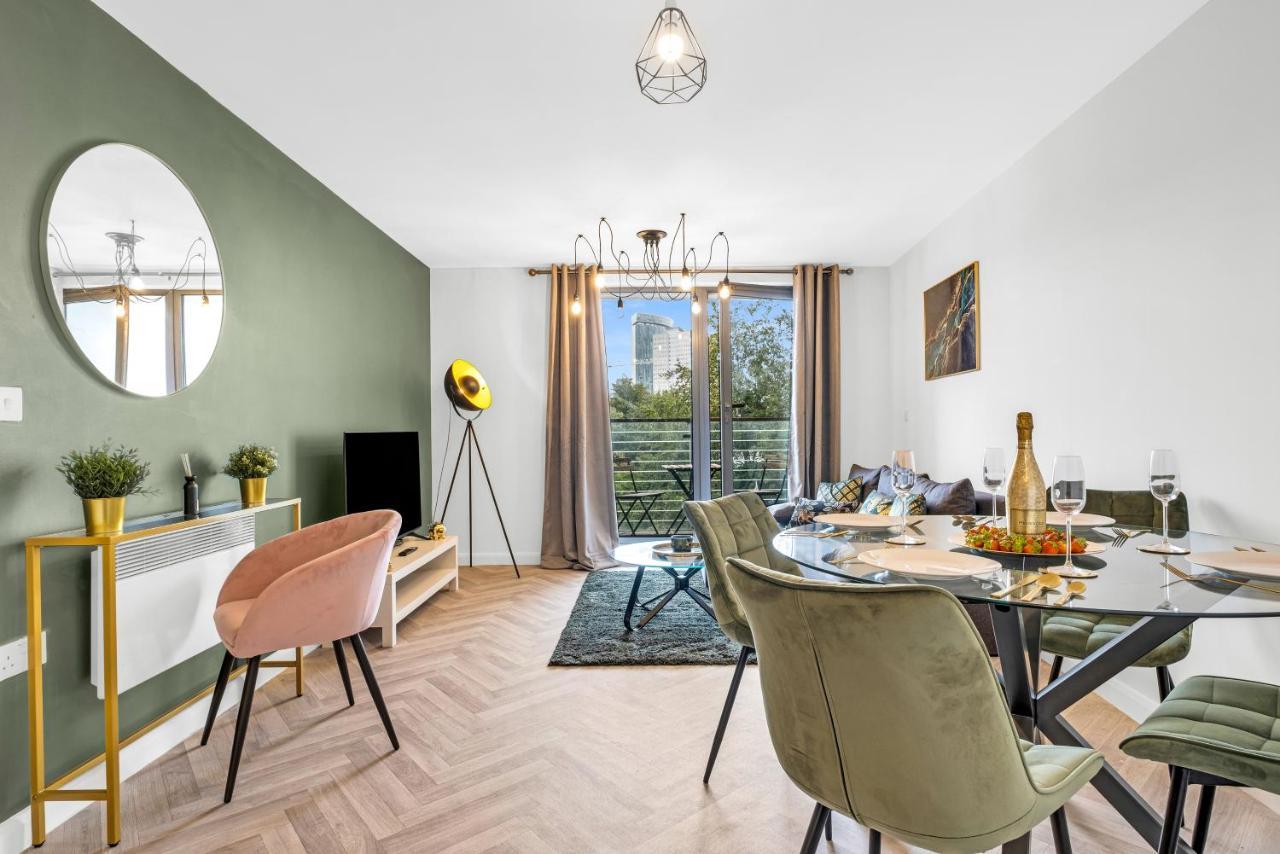 Stylish 4Th Floor 2 Bedroom En Suite City Centre Apartment With Parking By Azura Nights Birmingham Luaran gambar