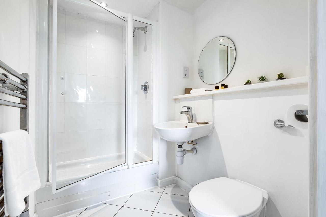 Stylish 4Th Floor 2 Bedroom En Suite City Centre Apartment With Parking By Azura Nights Birmingham Luaran gambar